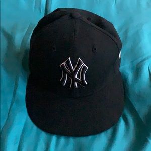 Black New York Yankees Hat
